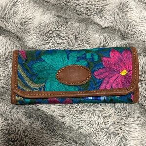 NEW Floral embroidered leather wallet